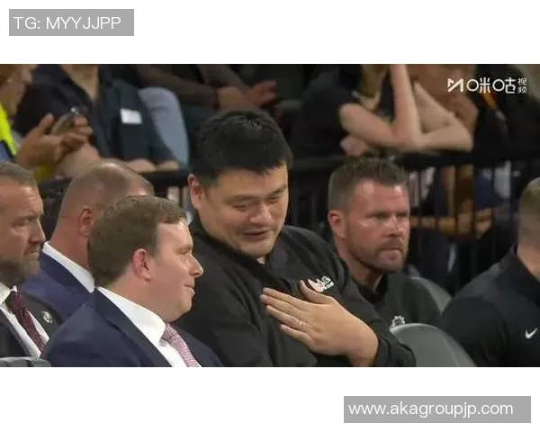 姚明直播搞笑瞬间大盘点笑声不断引发网友热议和欢笑