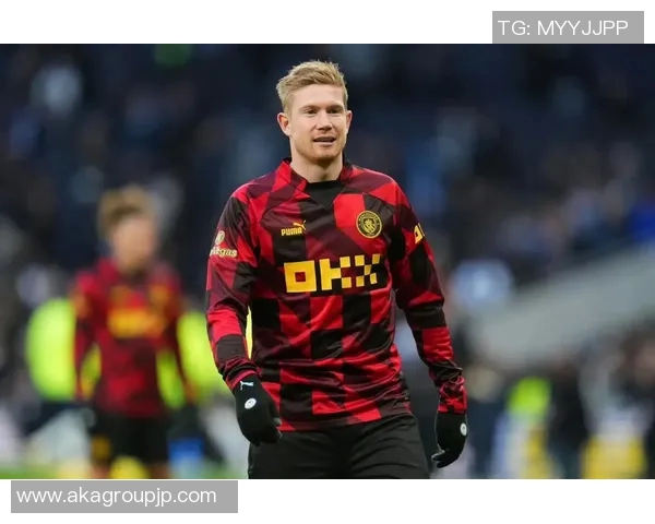 抖音上那些令人惊艳的足球明星照片瞬间，尽显球场风采与个人魅力